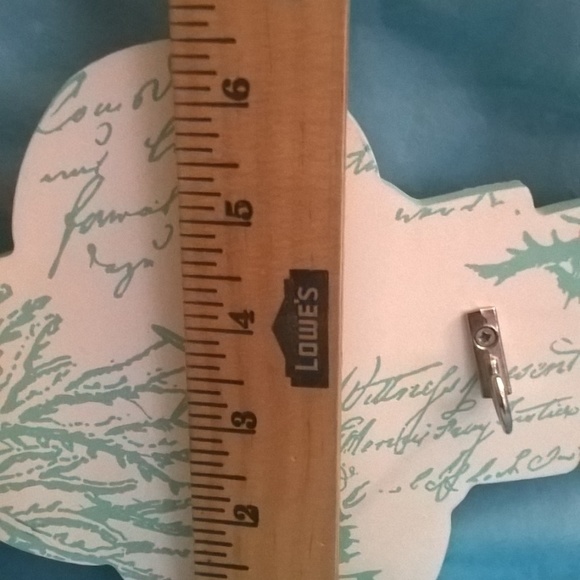 Wood Key Shape Keyholder from Beachcombers - Picture 8 of 8